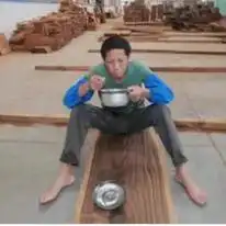 八字運勢，身傷兩旺而無財，雖巧必貧的八字