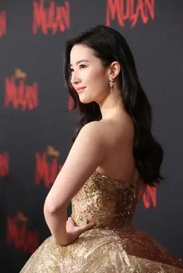生辰八字斷命經驗談，藝界八字特徵：食傷多則藝界成名